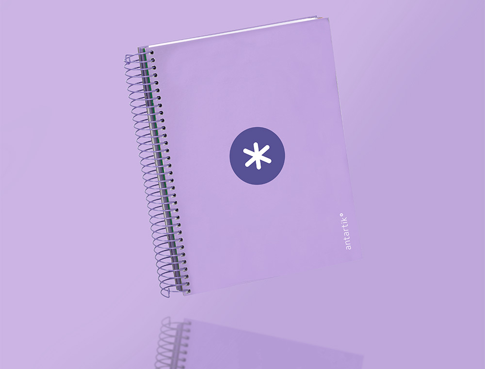 CADERNO ESPIRAL DIN A5 ANTARTIK CAPA FORRADA 120 F 100 GR QUADRICULA 5MM 5 BANDA 6 FUROS COR LAVANDA