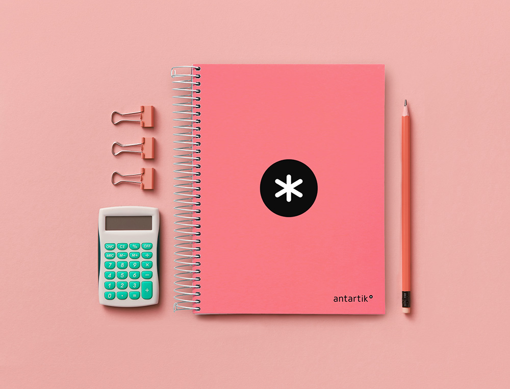 CADERNO ESPIRAL DIN A5 ANTARTIK CAPA FORRADA 120 F 100 GR LISO 5 MM 5 BANDAS COR CORAL