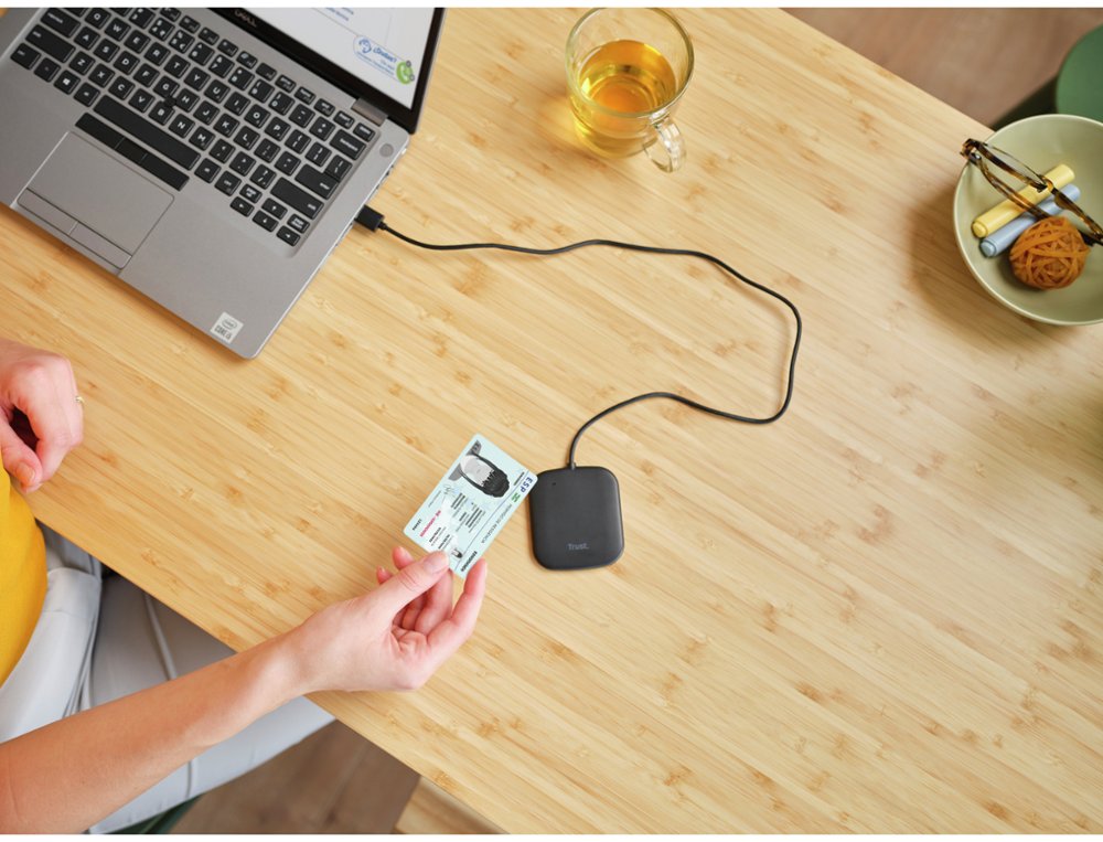 LEITOR DE CARTOES INTELIGENTES TRUST CETO SEM CONTACTO USB-A COR PRETO