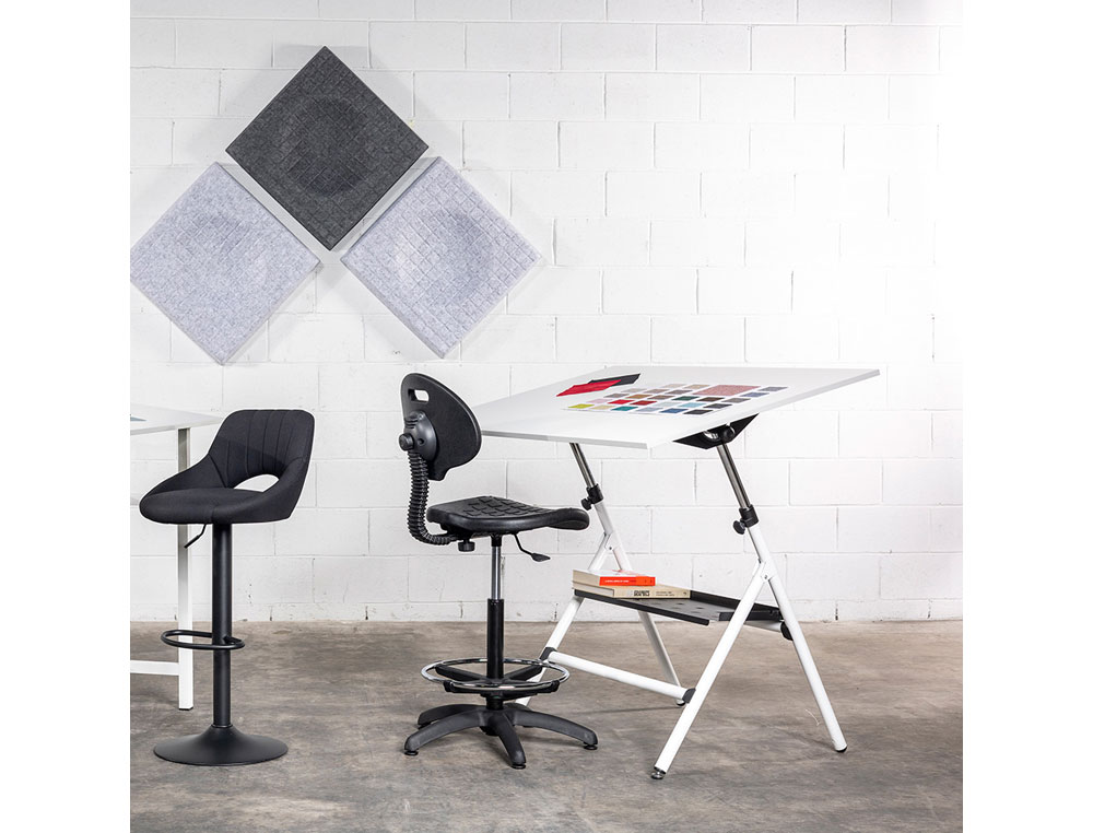 MESA DE DESENHO ROCADA RD-175 ESTRUTURA METALICA DOBRAVEL REGULAVEL EM ALTURA TABULEIRO 75X90 CM