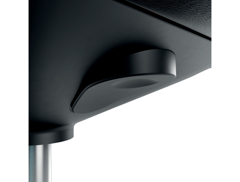 TAMBORETE LEITZ ERGO COM ASSENTO TRIANGULAR 5 RODAS GIRATORIAS REGULAVEL EM ALTURA ATE 59 CM PRETO 600X240X580 MM