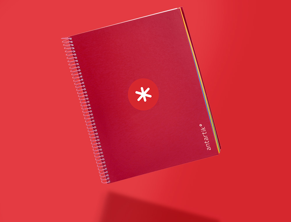CADERNO ESPIRAL DIN A4 ANTARTIK CAPA FORRADA 120 F 100 GR QUADRICULA 5MM 5 BANDAS COR FRAMBOESA
